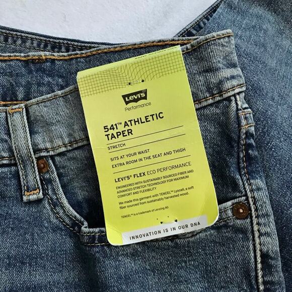 Levi's NWT 541 Medium Wash Athletic Taper Jeans Men 42 x 32 - Picture 8 of 9